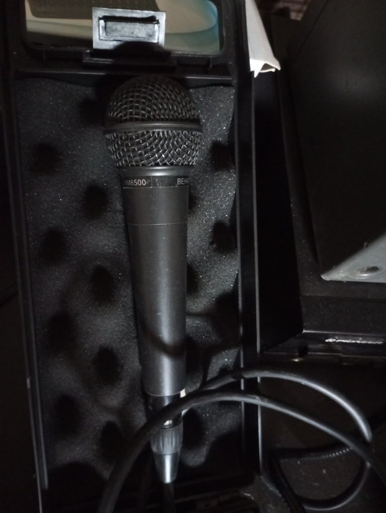 Mikrofone Shure sm57, sm58, behringer sm 8500