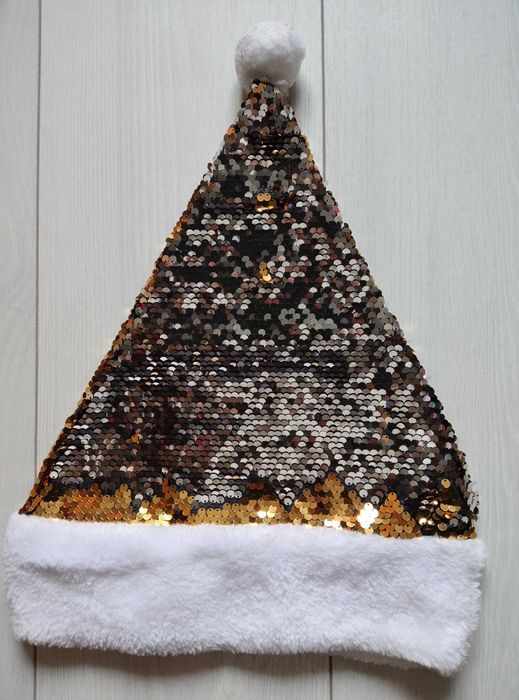 Новорічна шапочка з паєтками блискітками