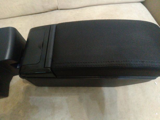 Подлокотник Ford Fiesta 2009-2017 и 2011-2019