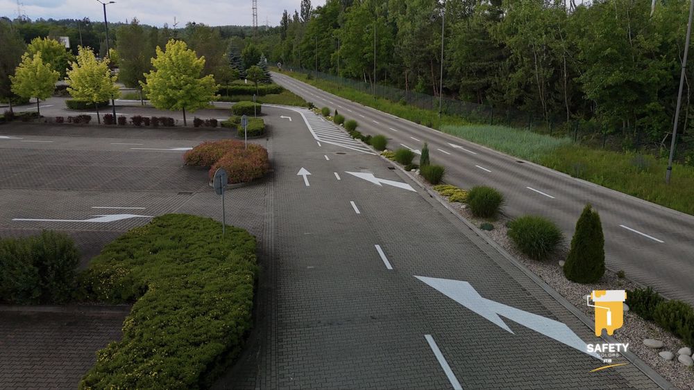Oznakowanie poziome malowanie parkingów linii pasów miejsc magazyny