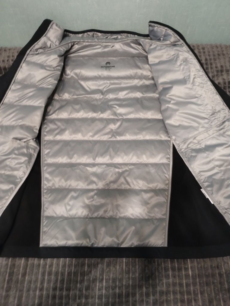 Продам куртку OUTVENTURE новая