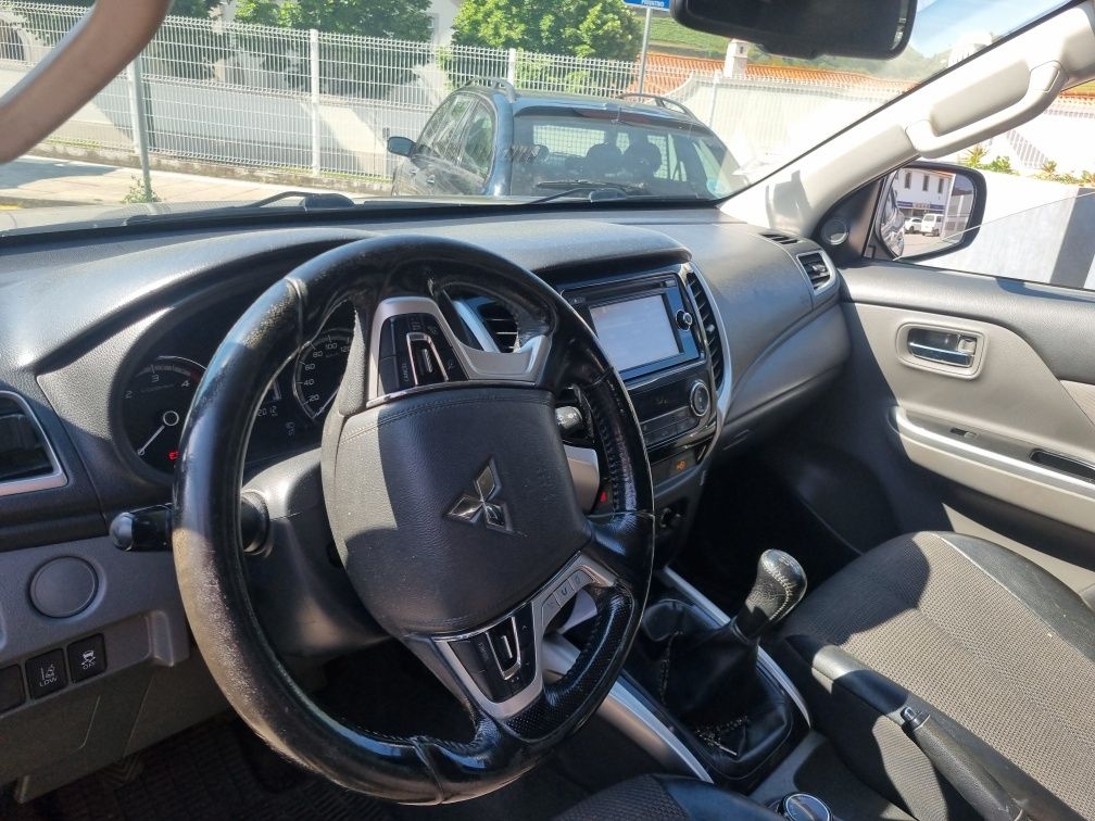Mitsubishi l200 space cab