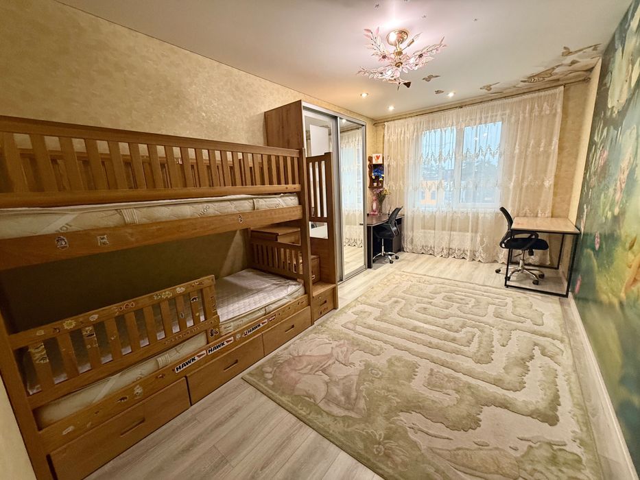 Довгострокова оренда великої двокімнатної квартири на Прорізній. Газ