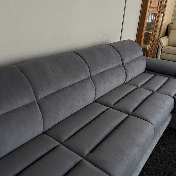 Великий новий диван «Бестселер»