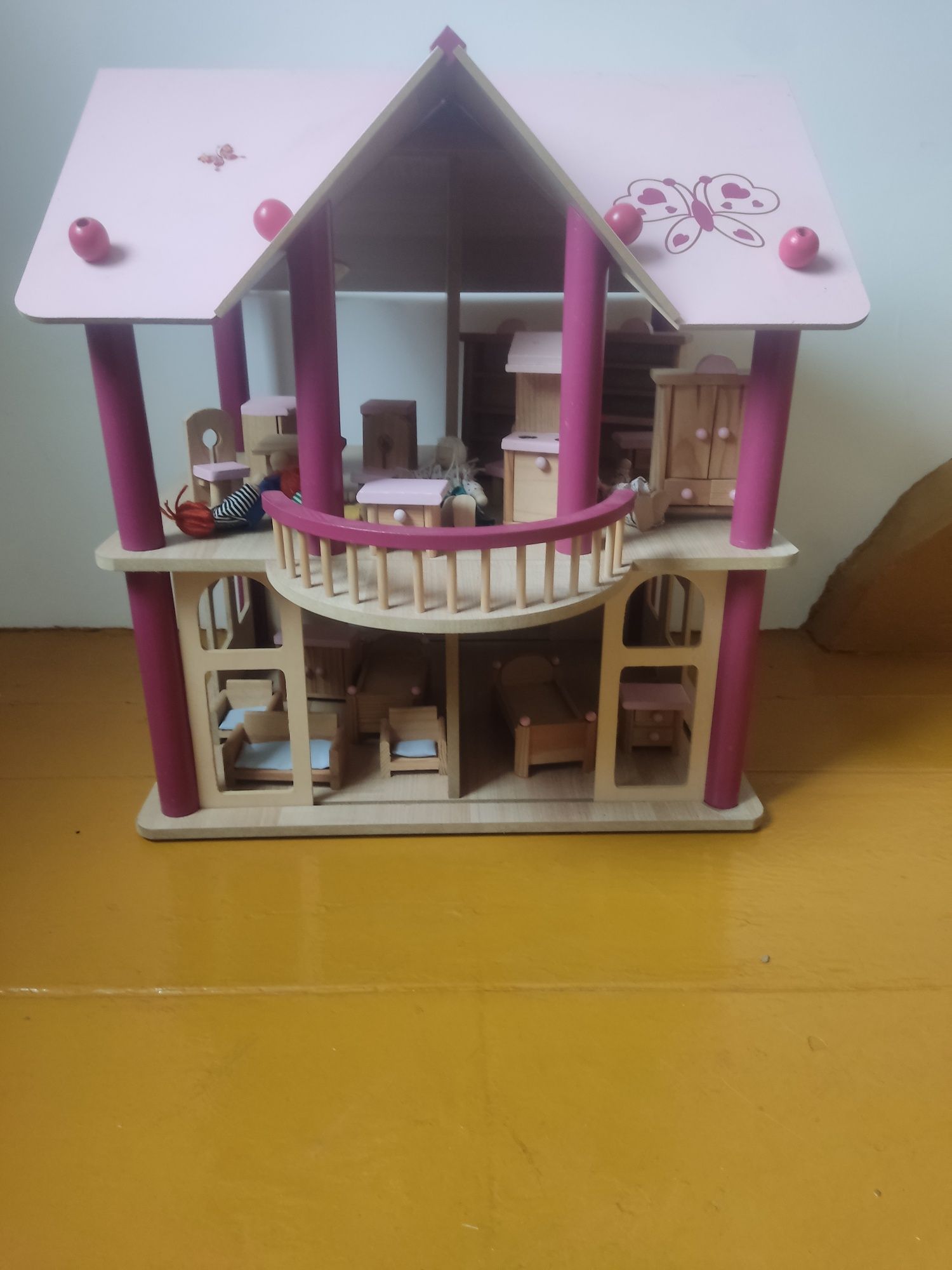 Domek dla lalek drewniany