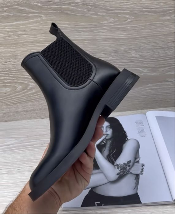 Черевики жіночі.