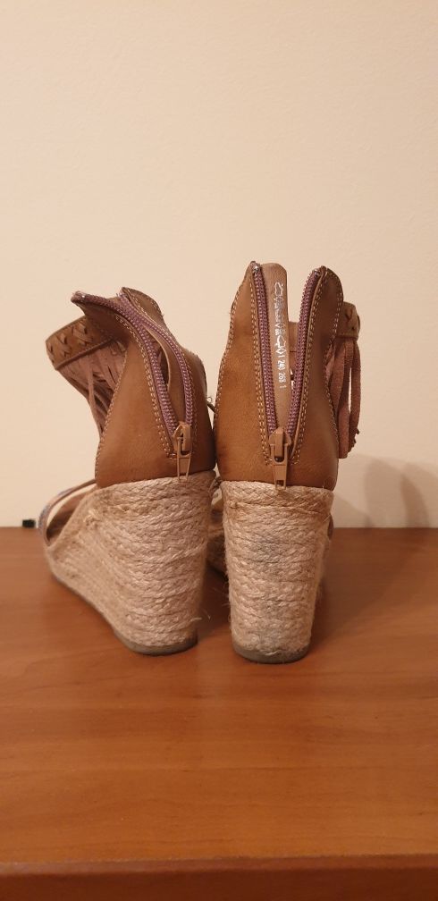 Espadryle na koturnie