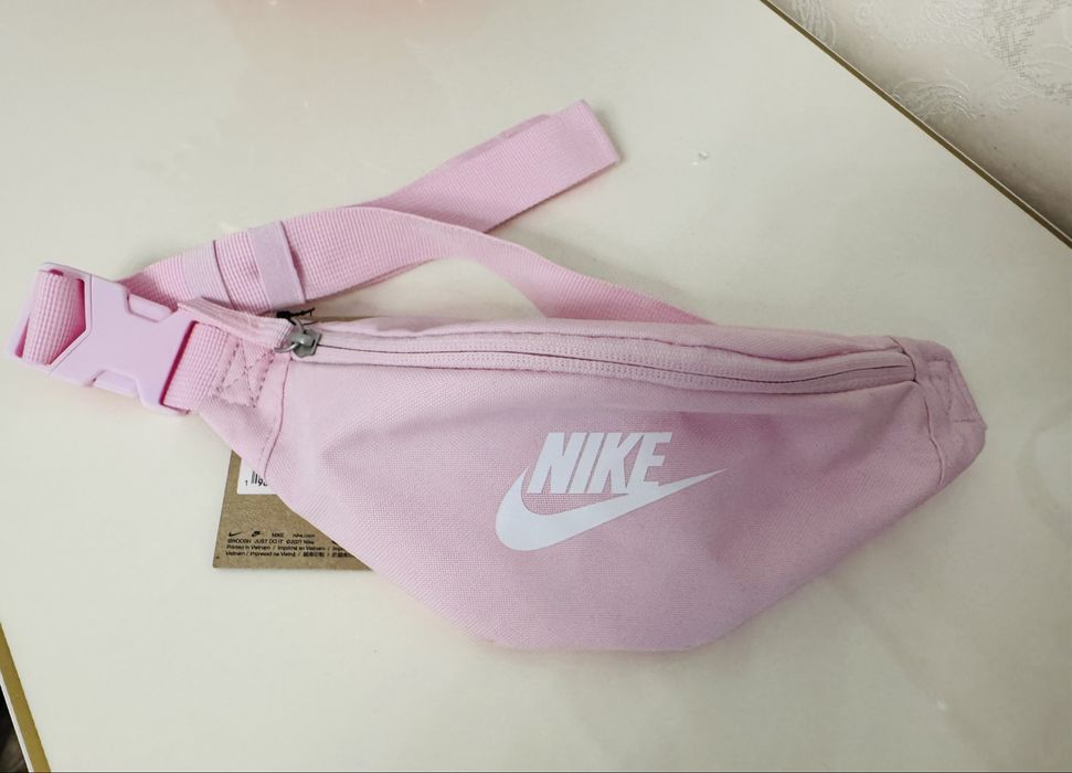 Сумочка nike ( оригінал ) бананка