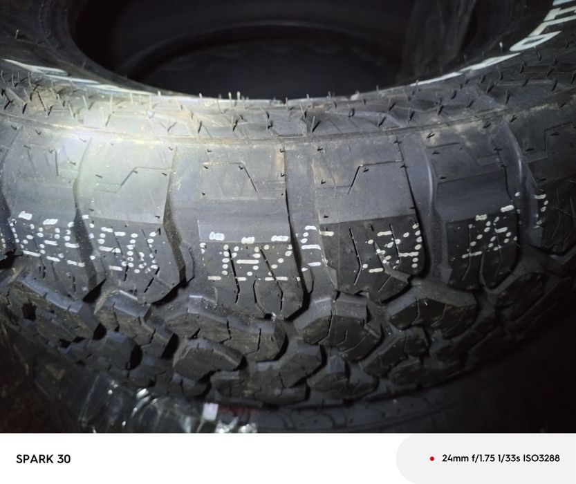 Продам нову резину 265*65*17. Комплектом.  В ідеалі- обмін на 16 .