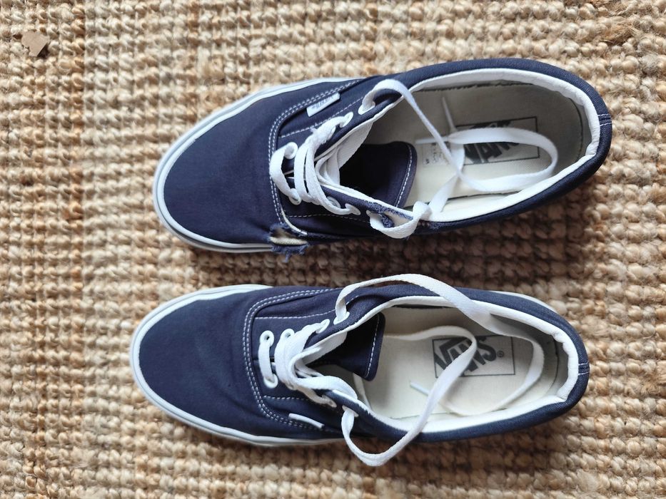 Ténis Vans - pretos e azuis