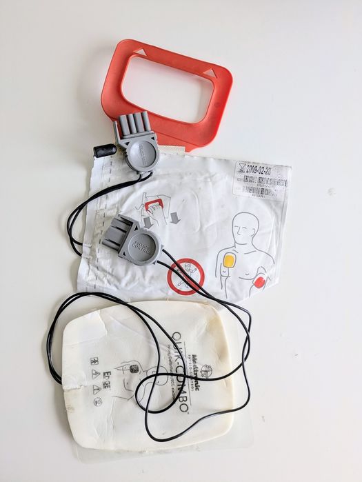 Defibrylator Medtronic LIFEPAK 1000 - bez bateri