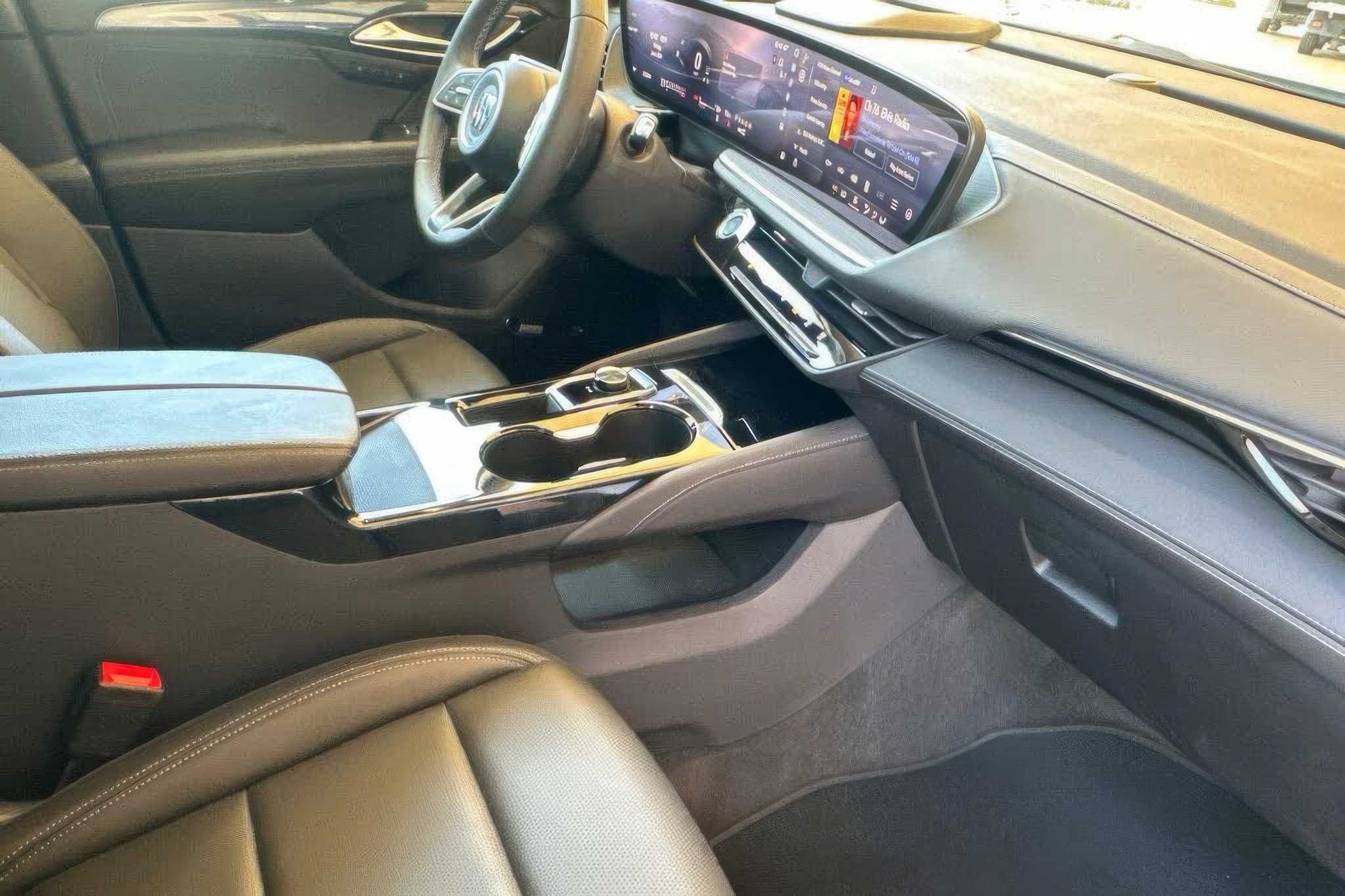 Buick	ENVISION		 	2025