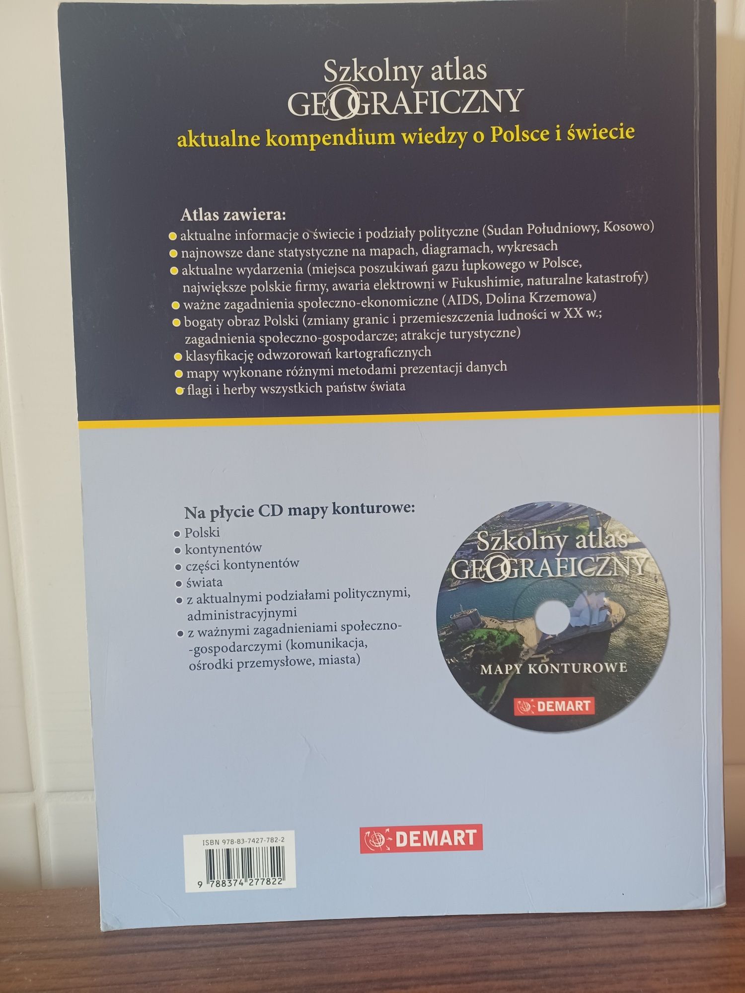 Szkolny atlas geograficzny z płytą CD