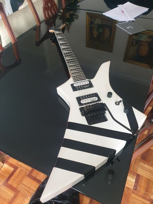 Guitarra Jackson tipo Mathias Jabs