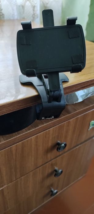 Тримач в авто для телефона
