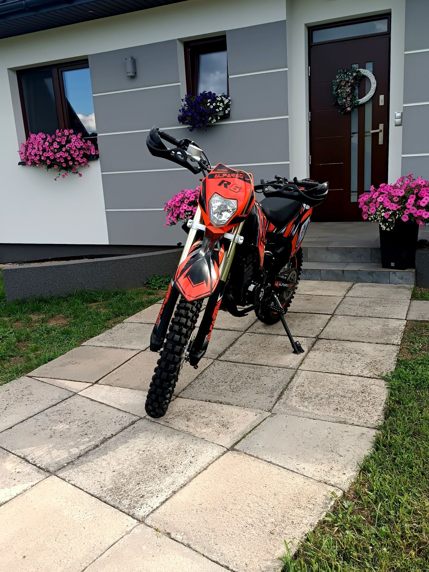 Cross Alfarad R6 250