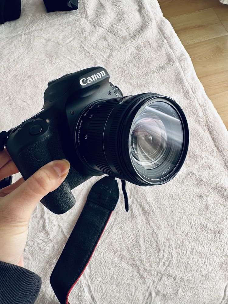 Câmera Canon EOS 77D