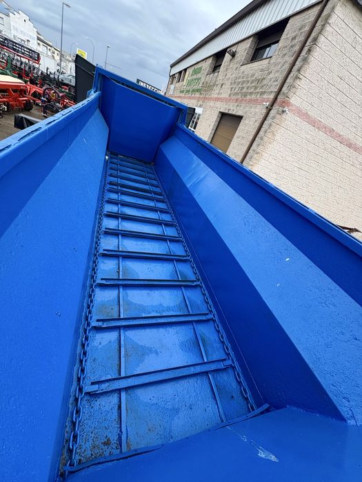 reboque espalhador de estrume