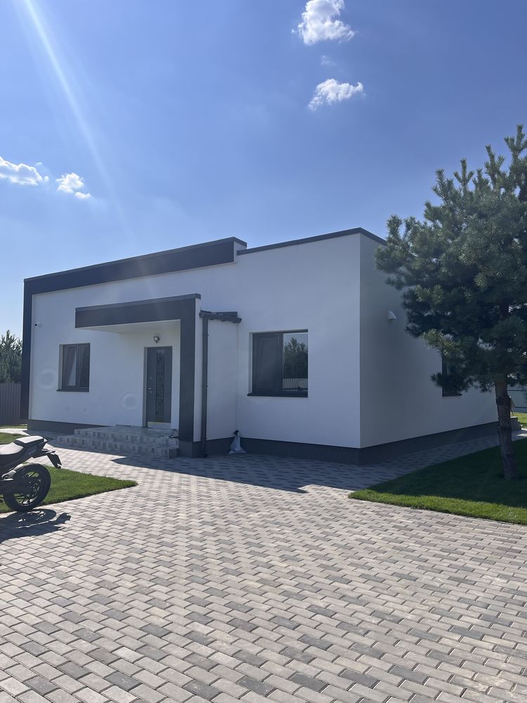 Будинок з ремонтом та сонячними панелями в 20 хв від м. Лісова