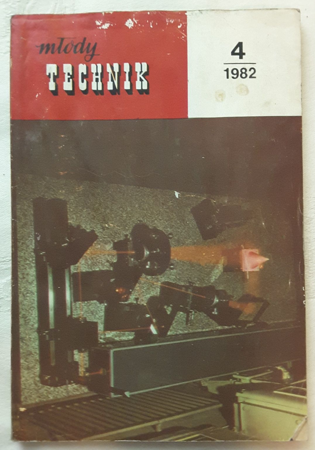 Czasopismo Młody Technik nr 4 / 1982