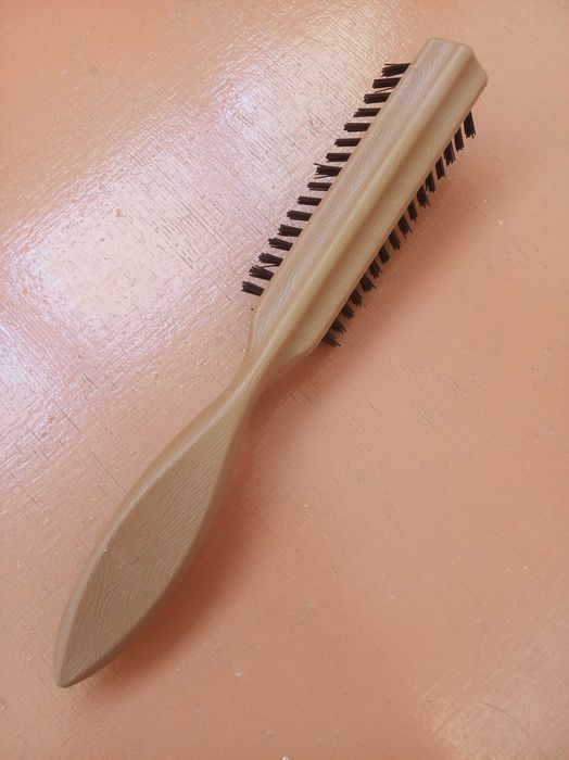 Щітка з пластиковою щетиною