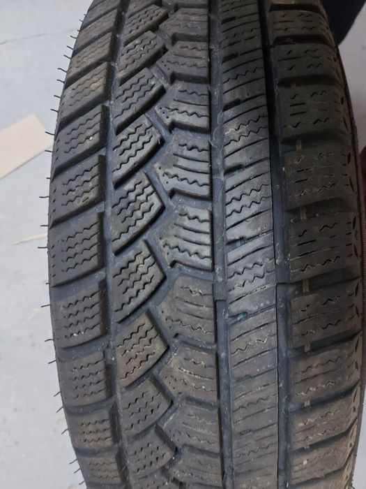 Резина зимняя 185/65 R15 (цена за одно колесо)