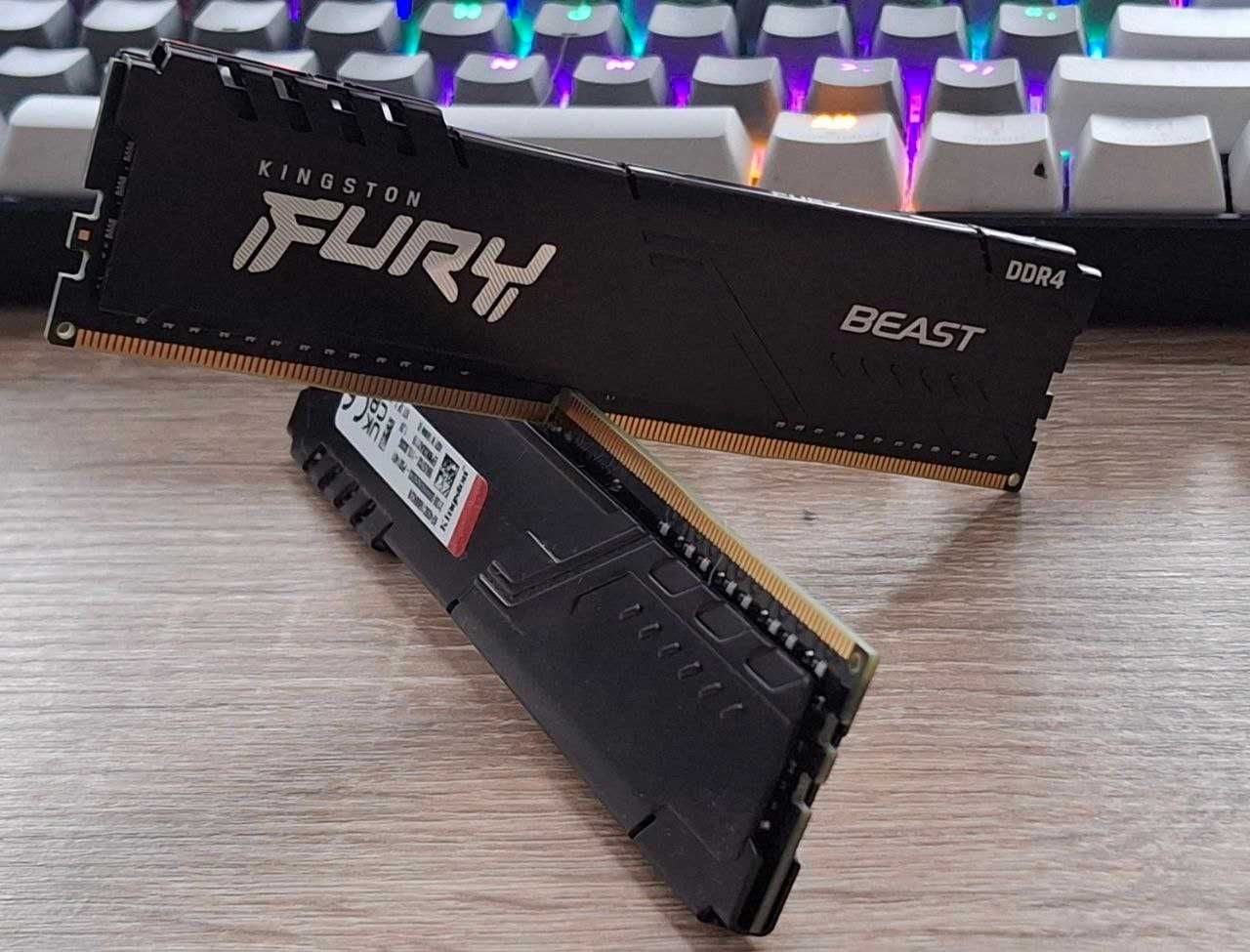 Оперативная память DDR4 от Kingston fury beast на 8 гб 4х2 2666MHz