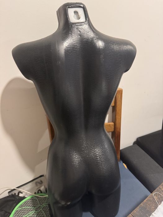 Manequim meio corpo feminino