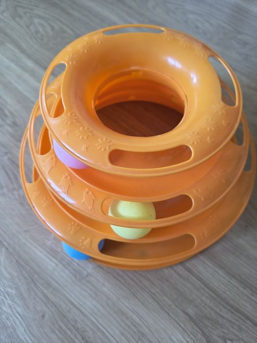 Інтерактивна вежа для кота на три рівні