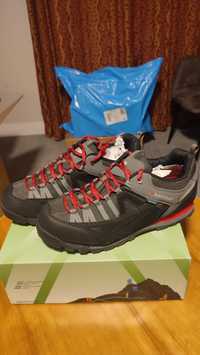 Кросівки Mens Karrimor Weathertite Spike Low Rise Розмір 44 45