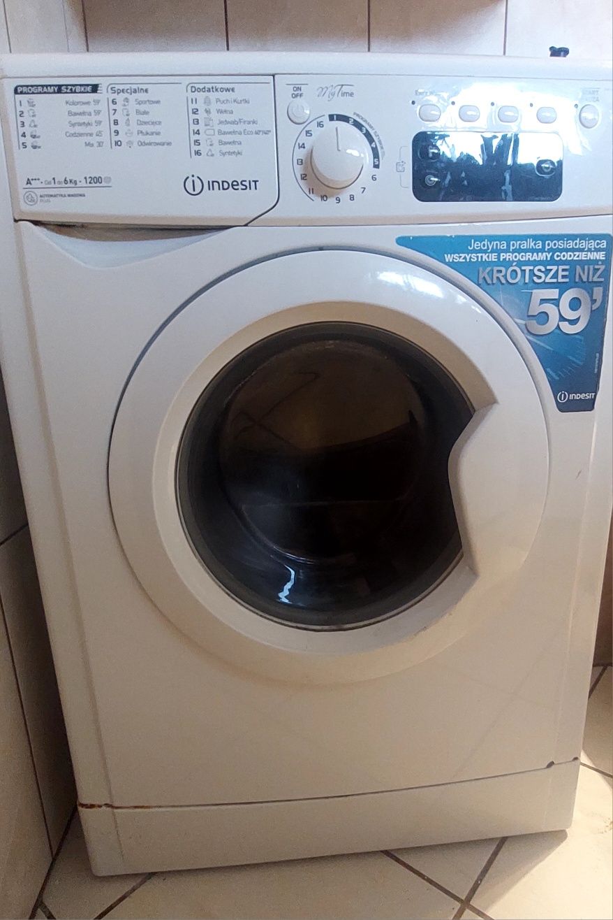 Pralka Indesit uszkodzona