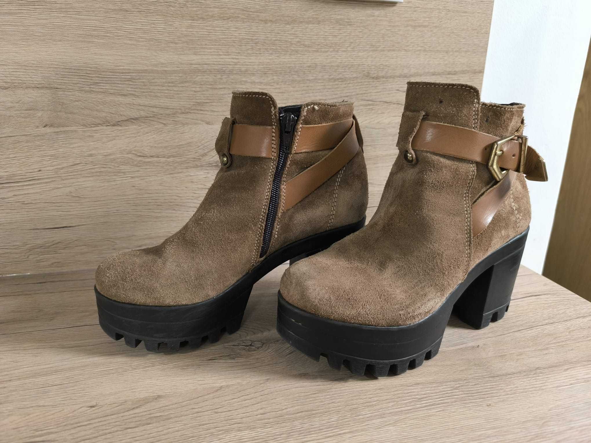 Botas Nº38 impecáveis