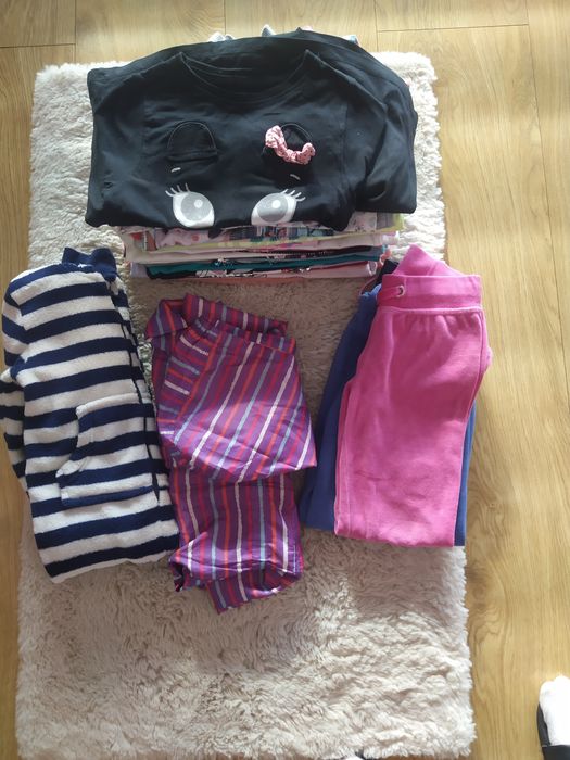 Paka ubranek dla dziewczynki 122/128