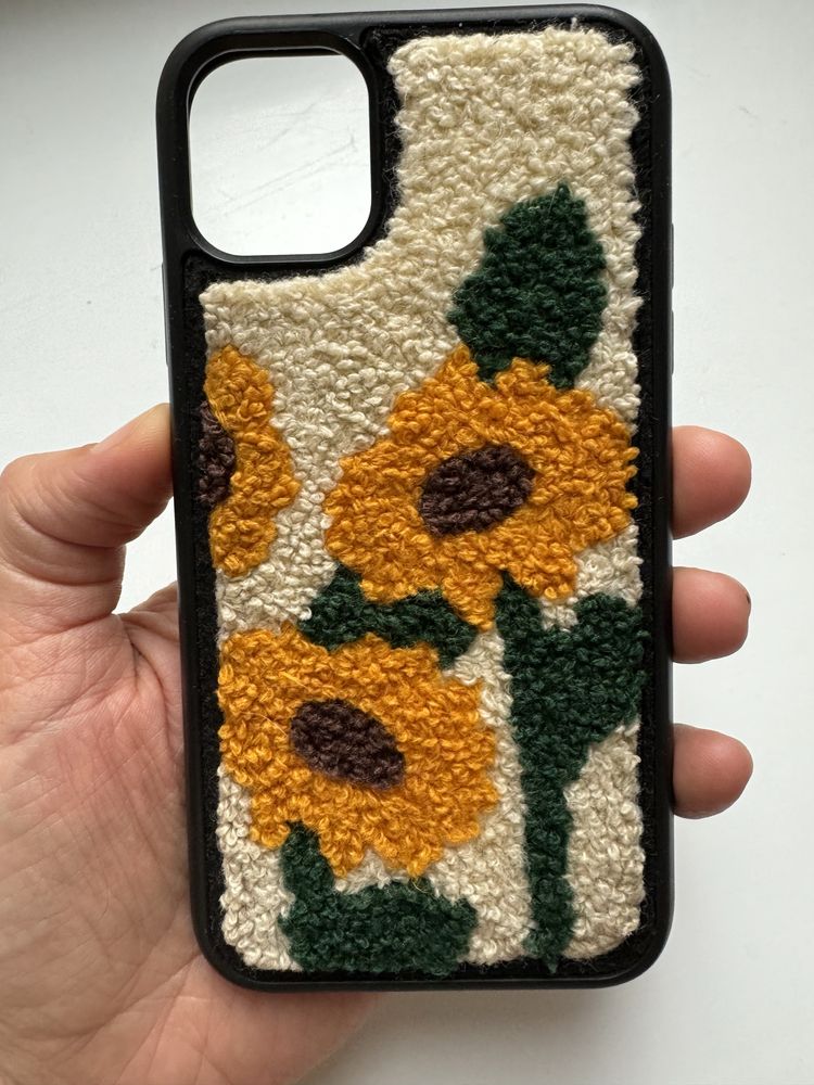 Чохол на Iphone 11 із вишивкою, вишитий