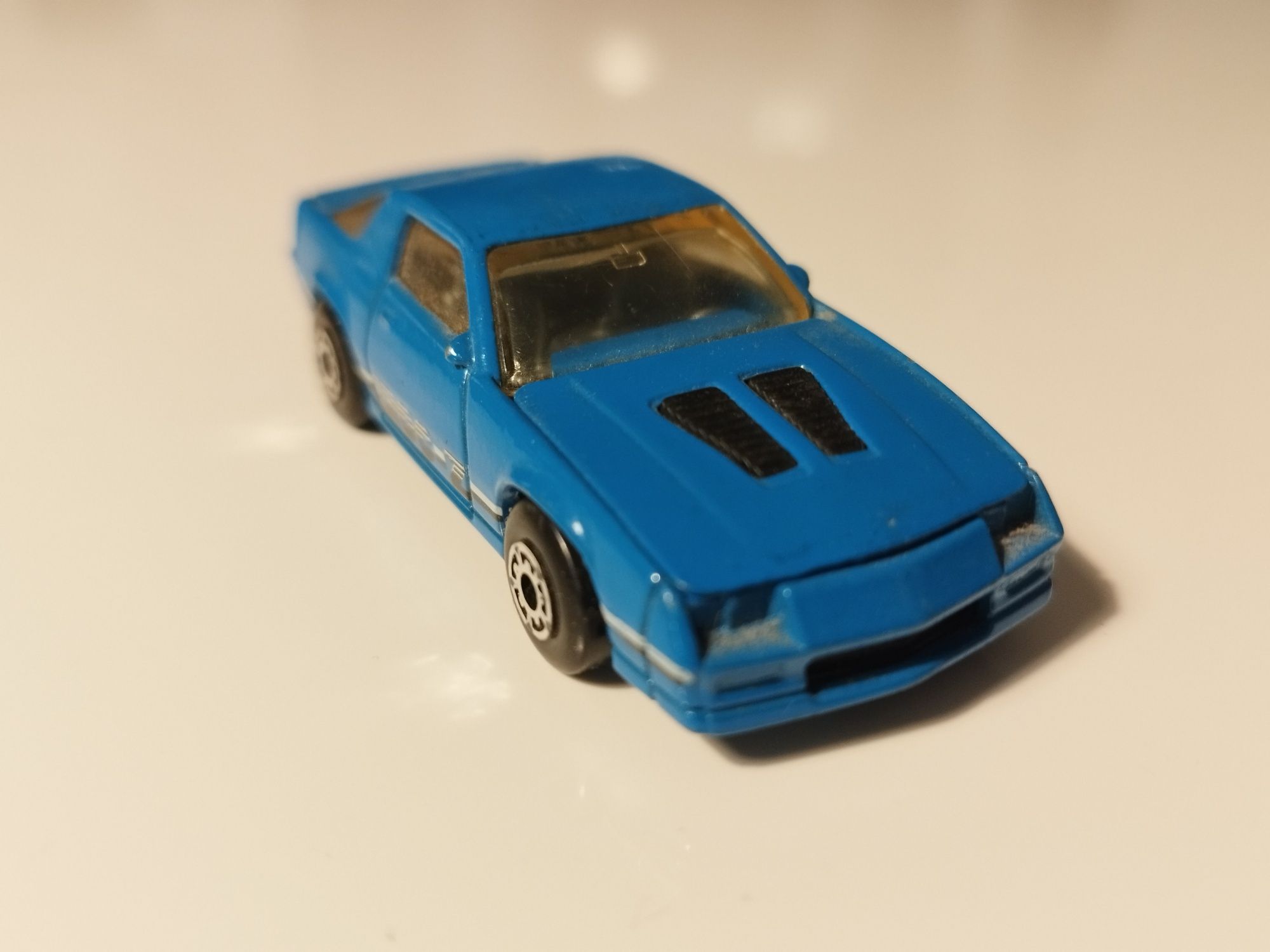 Matchbox Camaro niebieski Siku HW