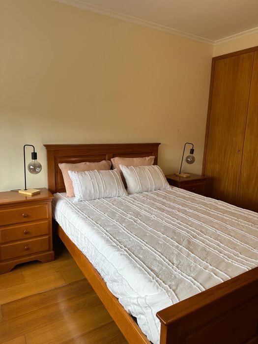 Quarto Completo - cama/mesinhas/comoda
