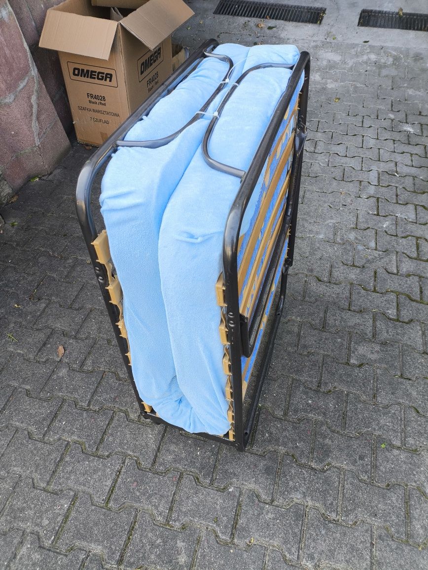 Łóżko turystyczne składane