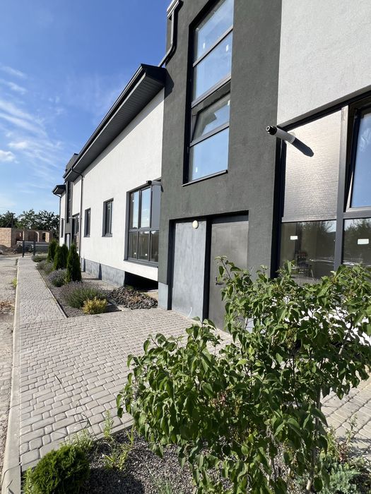 Продаж  2 км квартири в новобудові ( залишилося дві )в Струмівці