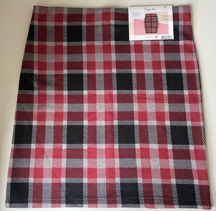 Стильна спідниця в клітинку (m / 40–42