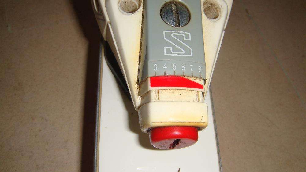 skis e battons rossignol