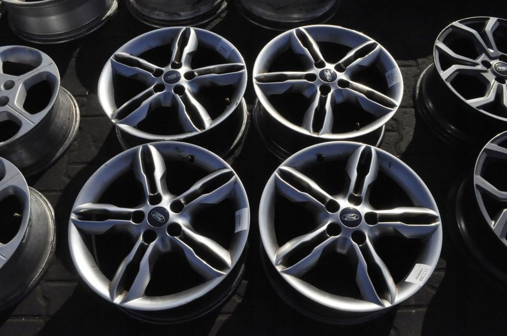 FORD FOCUS MK3 ST-LINE FELGI ALUMINIOWE 17 BORBET 5X108 7J ET50 PIASTA 63,3