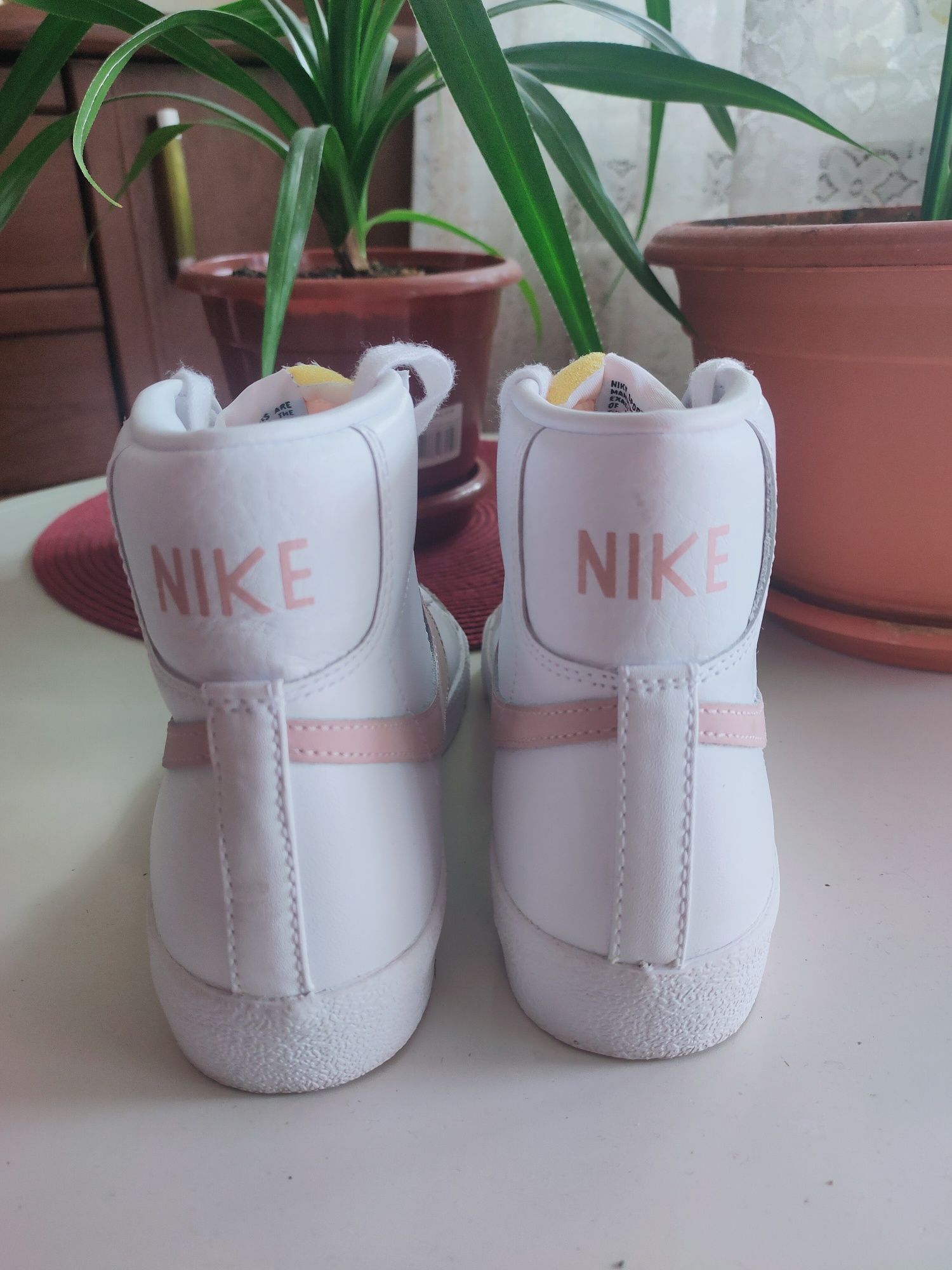 кроссовки Blazer Mid 77 "Белый/Розовый Оксфорд/Черный"
кроссовки Blaz