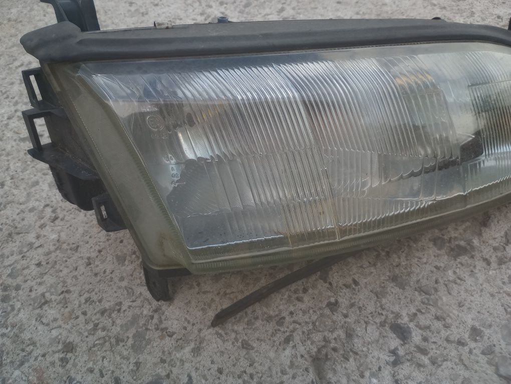 Opel Vectra B przed lift lampa prawa prawy przód