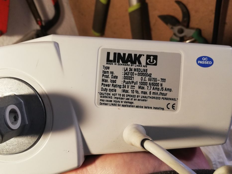 Siłownik elektryczny liniowy