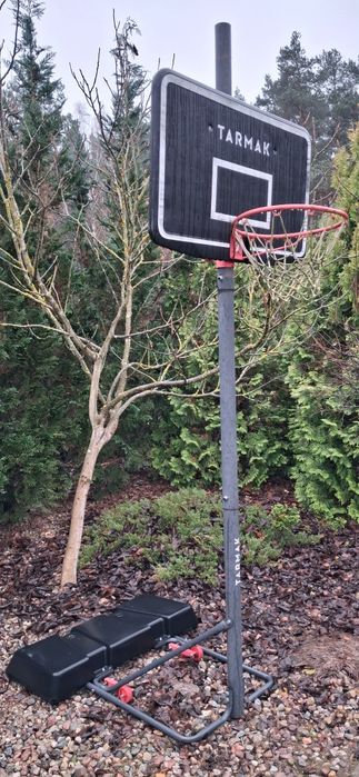Kosz do koszykówki na regulowanym stojaku od 2,20 m do 3,05 m Tarmak