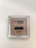 Puder bronzer matowy do konturowania Bahama sun hean