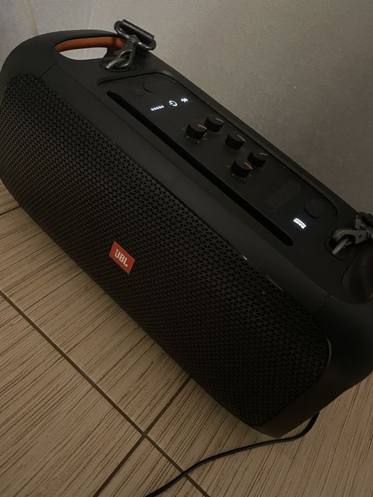 JBL partybox on-the-go
