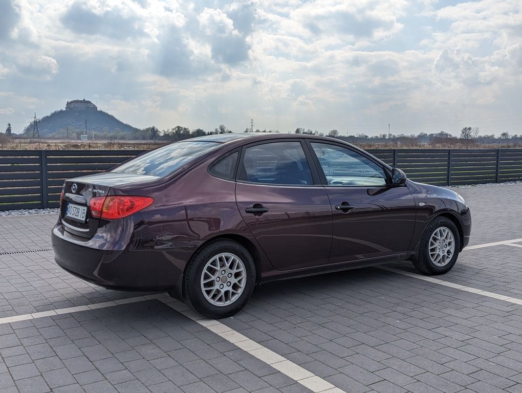 Hyundai Elantra 1.6