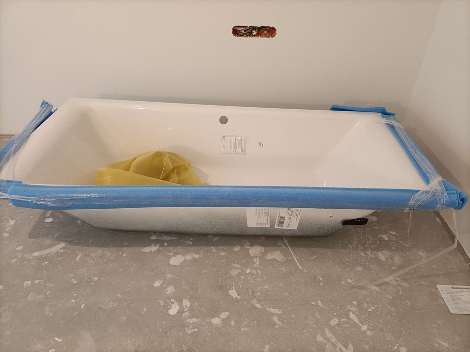 Sprzedam wannę z wadą fabryczną, wszystko nowe
