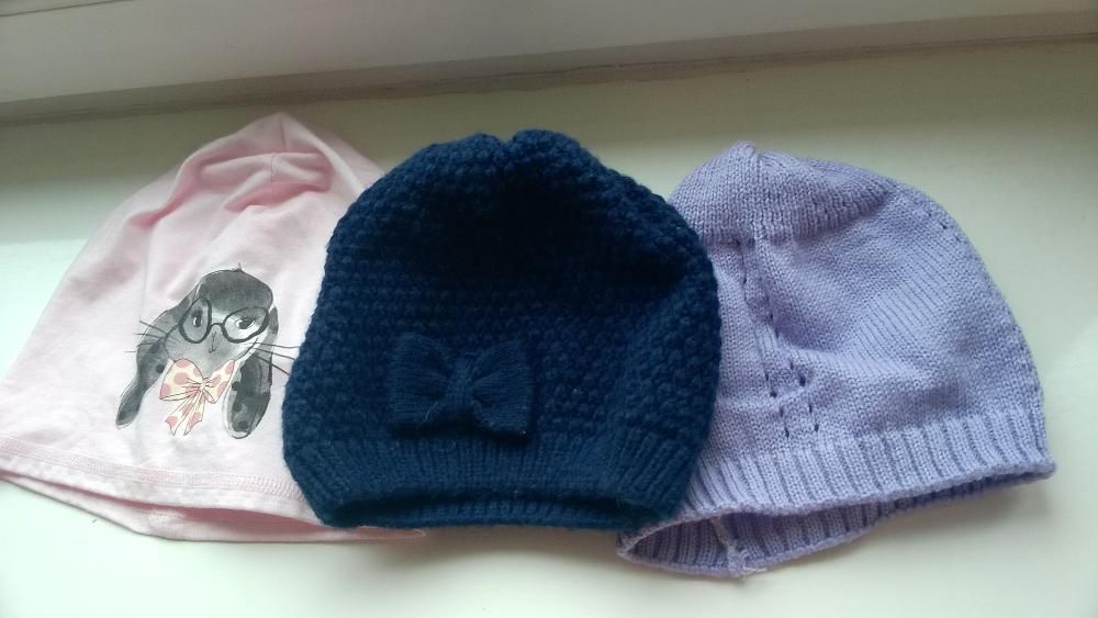 Czapki 3-4lata , różowa z króliczkiem, H&M granatowa ,liliowa